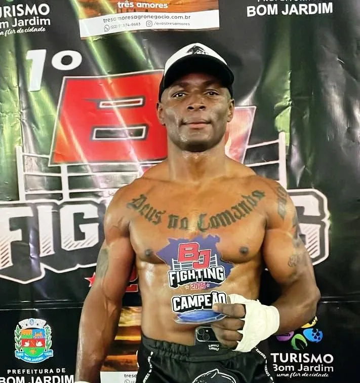 Pantera vence por nocaute e leva Além Paraíba ao topo no ‘Primeiro BJ Fighting’