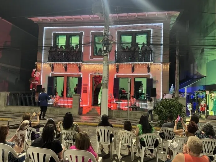Realizada dentro do projeto ‘Sonhos de Natal 2022’, a Cantata Natalina realizada pela Secretaria Municipal de Cultura, Esporte, Lazer e Turismo da Prefeitura Municipal de Além Paraíba foi um grande sucesso.